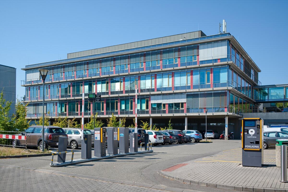 Přehled parkovacích ploch v&nbsp;areálu MOÚ